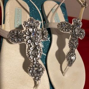 betsey johnson genie flat sandal